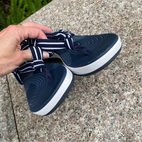 Clarks sandals - Picture 2 of 6